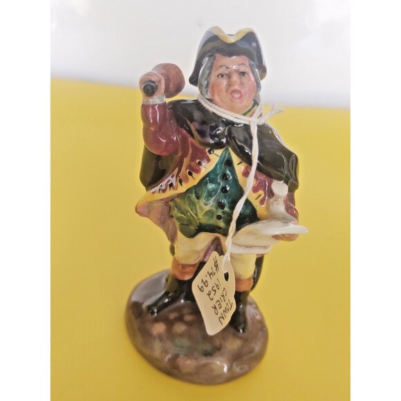 Rare & Vintage Royal Doulton Figurine "Town Crier" HN3261 1952 4" tall - Picture 8 of 13